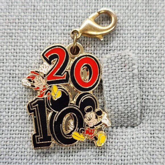 Disney Jewelry - 2010 Disney Mickey Minnie Mouse lobster clip